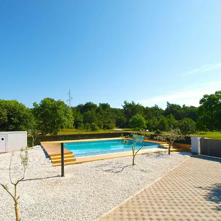 Apartman Robert 1690