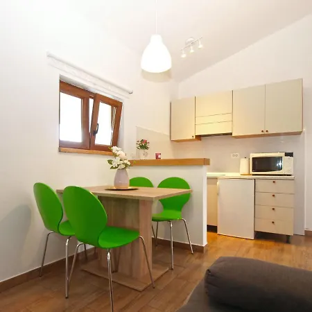 Robert 1690 Apartman Medulin
