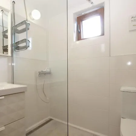 Apartman Robert 1690